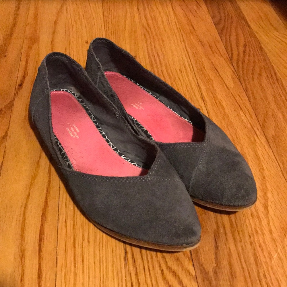 TOMS “Jutti” gray suede flats